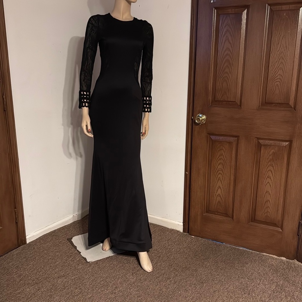 Elegant Black Lace Sleeve Evening Gown